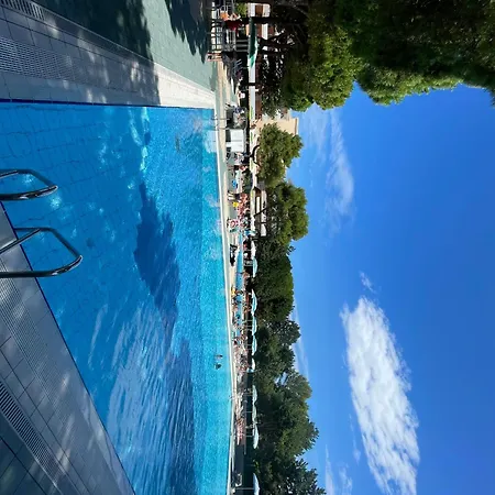 Flat For 6 With 12 Shared Pools - Beahost Casa vacanze *