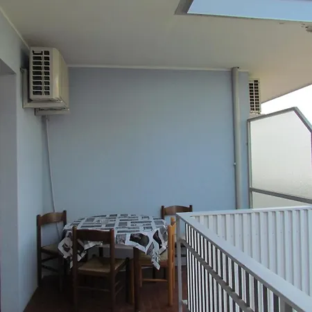 Flat For 6 With 12 Shared Pools - Beahost بيت للعطل *